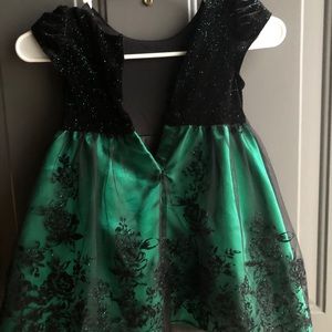 Green Christmas dress for the holidays
